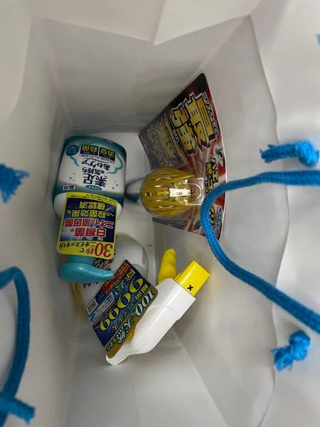 フマキラー(株)【4998】 今年の株主総会のお土産だそうです。新製品が何もないんですね。 フマキラー キッチン用アルコール除菌スプレー 400ml 456円 素足の気持ち あわケア 250ml 980円 フマキラーワンショット未来60回 140ml 【防除用医薬部外品】980円
