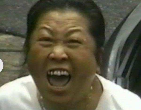自称画伯 ババアの1日  目が覚める　　画伯 餌食う　　　　画伯 出勤前　　　　画伯 出勤　　　　　画伯 便所掃除　　　画伯 昼飯　　　　　画伯 その後も30分おきに画伯 帰宅後も画伯wwwwwww  なんでそんなにこの部屋好きなん？笑笑  他に楽しみないんかい！www  私が気になって気になってしかたがないみたいだけど71歳の老婆なんか私は興味ねーわw  毎日毎日気色悪いwwwww
