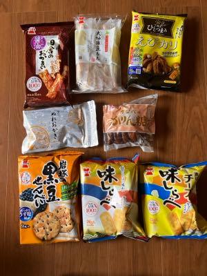 岩塚製菓(株)【2221】 優待のおせんべい、届きました。 大好きな田舎のおかき、初めてのかりんとうなどナイスなチョイスでした♪