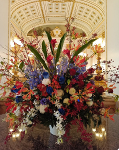 HMTサポーターズ倶楽部　（売り煽り禁止） 高市首相の外交デビュー見事でしたね！ ASEAN首脳会議から日米首脳会談、日中首脳会談までの一週間の展開は、日本の外交の新時代を感じました。私は、特に横須賀の米空母「ジョージ・ワシントン」での演説シーンとか両首脳が、並んで在日米軍兵士の歓声に応えるシーンが好きで、映画のクライマックスを見ているようでとてもカッコ良かったです。  秀さん キオクシア早くも恩株ですか！スゴイです。 明日、ワールドシリーズ7戦目楽しみですね。