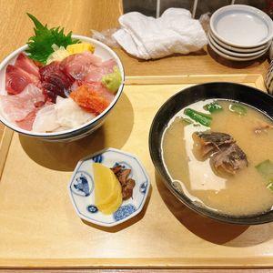 (株)大庄【9979】 三四味屋で海鮮丼食べました。磯〇よりおいしかったです・・・・あら汁も美味しくておかわり無料です。NISAで100株だけですが、優待続く限り保有します!
