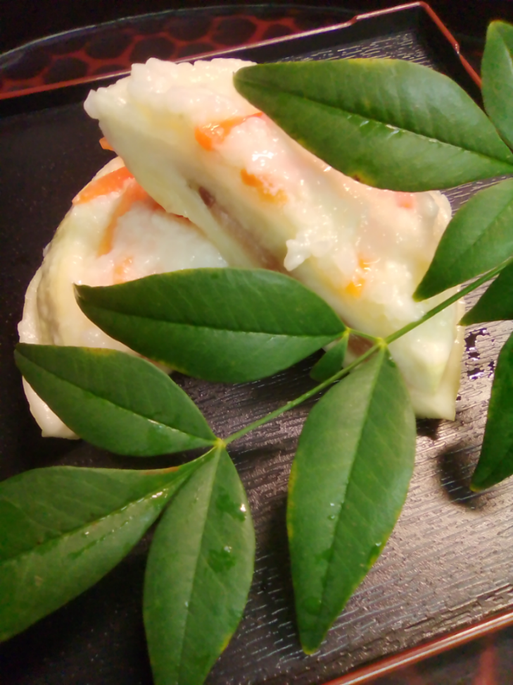 note(株)【5243】 あけおめなのです 去年はnote株でたいへん美味しい思いをしたので、今年もカブで美味しい思いをしようとかぶら寿司をこれから頂くのであります ぽん酒にあうのです