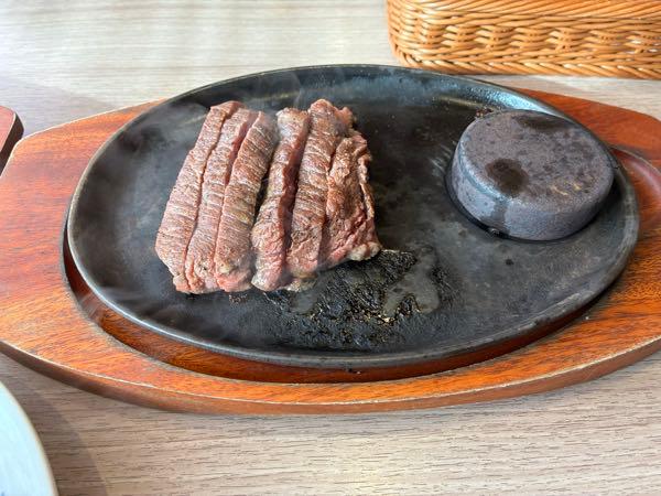 (株)安楽亭【7562】 ちなみに激アツステーキは意外と量ありました。