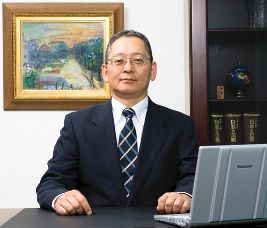 大崎エンジニアリング(株)【6259】 アマナ好き様、御返信有難うございます。 こうやって、上場されなくなって行く銘柄も有るのは残念なことです。 でも、企業活動が消滅してしまうのではないので、今後もみんなで応援しましょう。 >株式売渡請求の承認に係る公告 平成28年7月1日 代表取締役社長 夛田 治夫 当社は、会社法(平成17年法律第86号。その後の改正を含みます。)第179条第1項に規定する特別支配株主である大崎電気工業株式会社(以下「大崎電気工業」といいます。)から同法第179条の3第1項の規定による株式売渡請求の通知を受け、平成28年6月30日開催の取締役会において、当該株式売渡請求を承認することを決議いたしましたので、社債、株式等の振替に関する法律(平成13年法律第75 号。その後の改正を含みます。)第161条第2項、会社法第179条の4第1項の規定により、下記のとおり公告いたします。