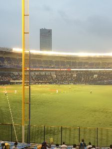 (株)エイブル＆パートナーズ【3272】 千葉マリンのライトスタンド最高！ 株全く見てないから休んでるのは何も気にしなくていいから気楽やし休んで復帰した時の方が勝率格段に高くなるから今は休憩でいい。 日経16500以上いくならショートして放置でもいいかなぐらい^ ^  いきなり今日もソフトバンクに先制か&hellip;   強すぎるやろ(>_<)