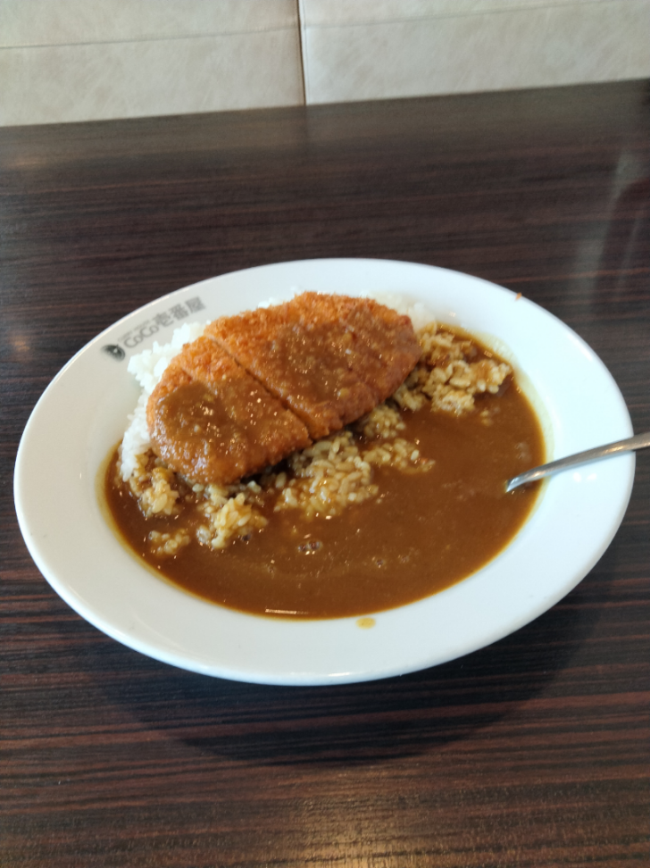 (株)壱番屋【7630】 キャピタル期待は難しい が カツカレー抜群美味さの 安定感は株価と同じ