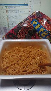 為替+世界の株価指数やコモディティ 朝飯に買ってきた。最初の一口目は麺の甘みを感じてその後に辛味しびれが来るのでわりとやられる。 けどここいちの10からぐらいな気がする。食えるけどあまりおいしさがないような気が？ デスソース買ってかけるだけでもいいと思う。200円だから仕方ないけど具が少ない。 ホテルで朝食の予定がこれになってしまったｗいいことを思いついた。 朝食のオムレツ頼むときに激辛にしてくれと言ってみたら作ってくれるか実験してみよう。