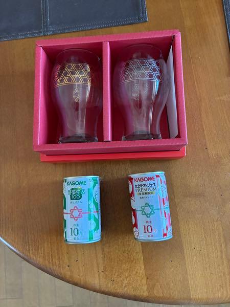 カゴメ(株)【2811】 株主優待の自社製品詰め合わせが届きました😊おまけに株保有１０周年のグラスもいただきました👍ありがとうございます😍