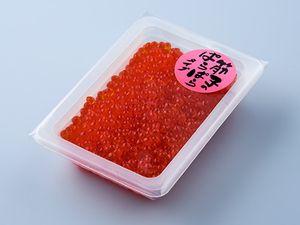 (株)オカムラ食品工業【2938】 多分それが筋子なのです... 商品の上のシールにも「筋子」と書いてます...