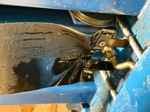 泥酔日記 2柱リフトのオイル漏れの配管修理したら油圧が上がる様になり今度は別のところからオイルがプシューっと(;´д｀) ｱﾁﾗｦﾀﾃﾚﾊﾞｺﾁﾗｶﾞﾀﾀｽﾞ  明日リベンジ。