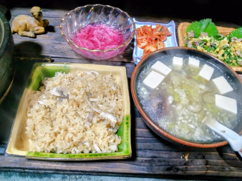 (株)ジェイテックコーポレーション【3446】 我が家の今朝はめで鯛 鯛の炊き込みご飯 鯵フライ 鯵タタキ  激ウマです😋