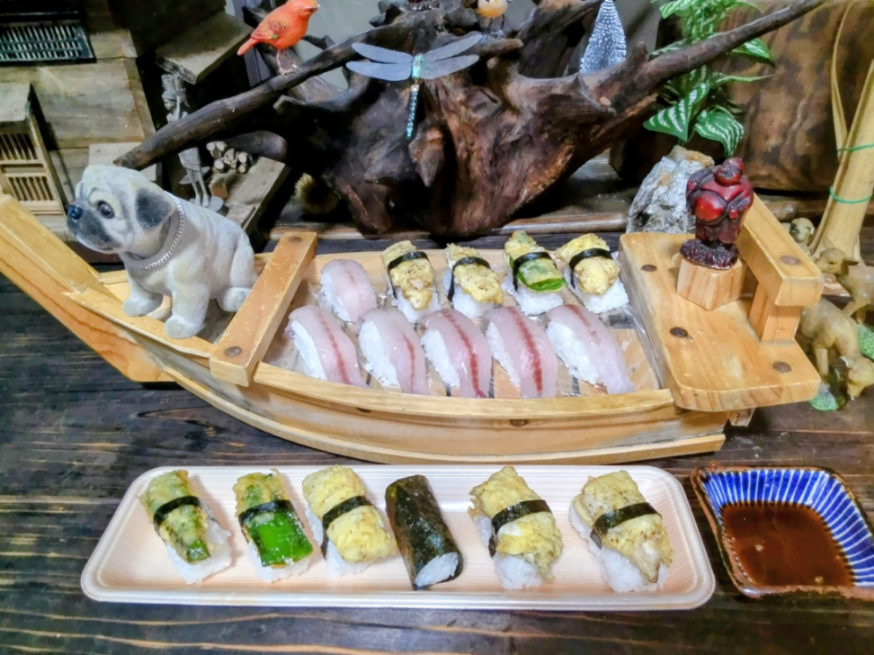 (株)ジェイテックコーポレーション【3446】 皆様方 こんにちは～ 我輩は取り敢えずWインバース 1/3だけ利確しましたよ✌️ 原油はストップ高で まだ売らず ドル&rarr;円でも かなり儲けだけど まだ ドルにしてあります‼️  我が家の今朝はスッシ－でした❗️  明日も日経平均は下落予想 御用心下さいませ🤭