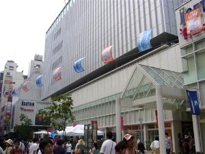 ウインテスト(株)【6721】 たぶん、バックに電通がいるというこは相当大きな案件が入ってるのよ。 でも有機ELだけに、また遅延とか調整があるから安定資金を入れただけでしょ。 だって世界最高の検査装置メーカーの検査装置なのよ。 オッポに渡したくないLGかサムスンが裏で絵を描いてるかもね。