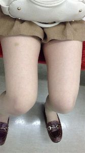 ウインテスト(株)【6721】 ２００５年の話だが、オンザエッジという会社があって、その会社が上がるから買っておけと言われて１万株買っていたんだが、次の年にはライブドアという名前に代わって１０００倍くらいになった。 その年に上場したのがウインテストだ。価格コム、ドワンゴと共に新興御三家といわれて一株数百万の株価を誇っていた。 上場時の株価に戻りそうな気がする。 俺も半信半疑だったから数日、売ったり買ったりだったが、今日の安値からの反動を見て確信した。 ここは第二のアマゾンになると。