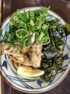 (株)トリドールホールディングス【3397】 ロードサイド店では売ってへん「牡蠣バターぶっかけうどん」 お客様感謝デーで5%引きかと思ってたら、50円引きでした。