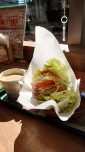 (株)モスフードサービス【8153】 ソイ菜摘野菜バーガーはモスの良心だなぁ あまり人気がないかも知れませんが 超軽く済ませたい場合に重宝🐸