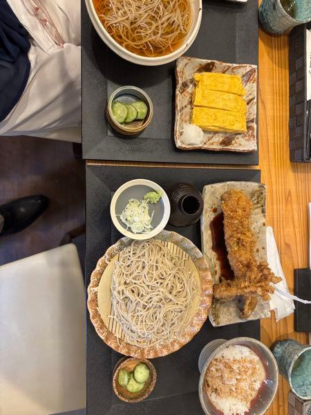 ⚪️⚪️⚪️⚪️⚪️宮殿 今日の愛妻ランチは 地元のお蕎麦屋さんっす 穴子の天ぷらやたまご焼き付きでっす