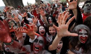 (株)ＶＬＣセキュリティ【2467】 昨日の　IRに　飛び付いた～　イナゴは阿鼻叫喚ー暴落　１３４７円　&rarr;　９２８円