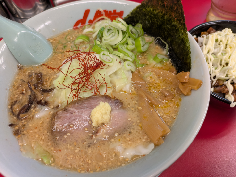 (株)丸千代山岡家【3399】 限定麺で個人的に上位な美味しさ！ キャベツにきくらげの食感も良い！ 今回5回は食べる予感！