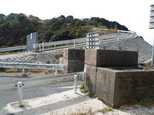 (株)テラスカイ【3915】 ２４００円到達して引けるのかな・・・。なも！  添付写真は、旧国道（酷道）４２１号線の石榑峠の滋賀県側のコンクリートブロック
