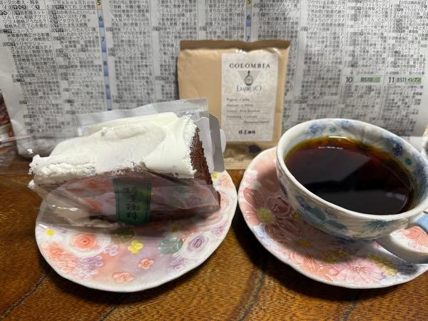 東和フードサービス(株)【3329】 チョコレートシフォンです。優待到着。